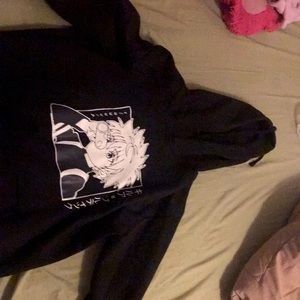 Anune swetet in good condition has a pocket and soft